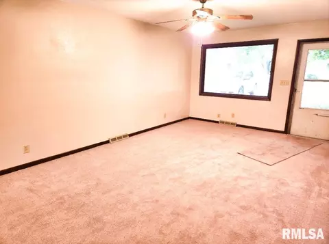 5404 E Marquette St, Chillicothe, IL 61523 photo 5