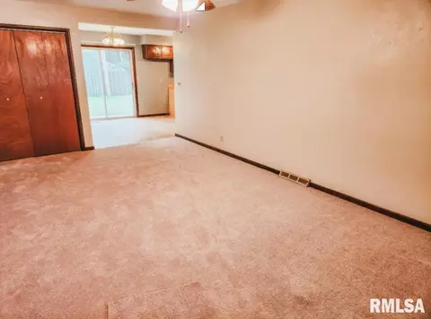 5404 E Marquette St, Chillicothe, IL 61523 photo 7