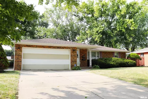 4814 W Ducharme Ave, Bartonville, IL 61607