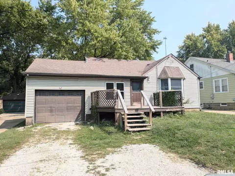 1117 Meadow Ave, East Peoria, IL 61611