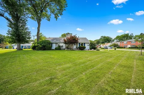 700 S Lee Ave, Morton, IL 61550