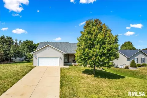 714 Bittersweet Ave, Germantown Hills, IL 61548