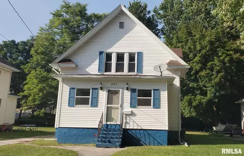 287 W Walnut St, Canton, IL 61520