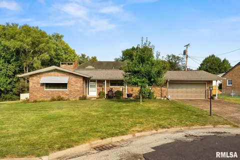 1024 N Bluff Crest Ct, West Peoria, IL 61604