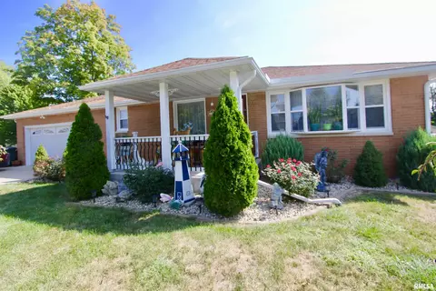 712 Highview Rd, East Peoria, IL 61611