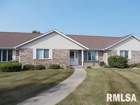 1917 S Madison St, Macomb, IL 61455