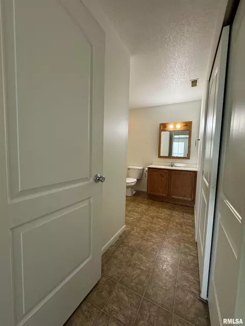 303 Scotch Pine Dr, Macomb, IL 61455 photo 20