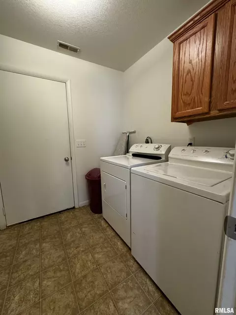 303 Scotch Pine Dr, Macomb, IL 61455 photo 14