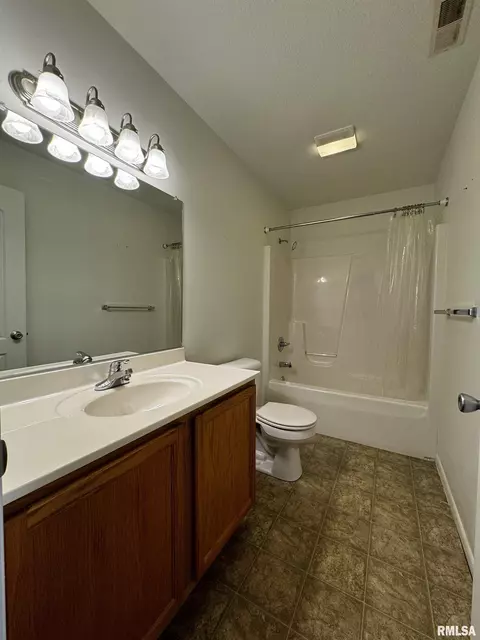 303 Scotch Pine Dr, Macomb, IL 61455 photo 24