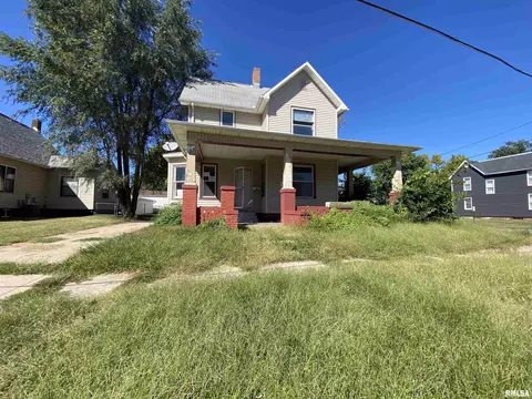 69 E Olive St, Canton, IL 61520