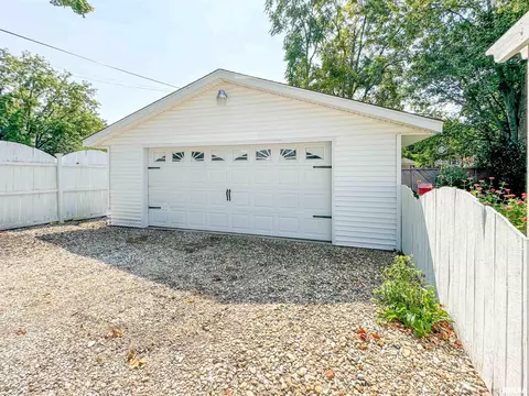 461 N 3rd Ave, Canton, IL 61520 photo 38