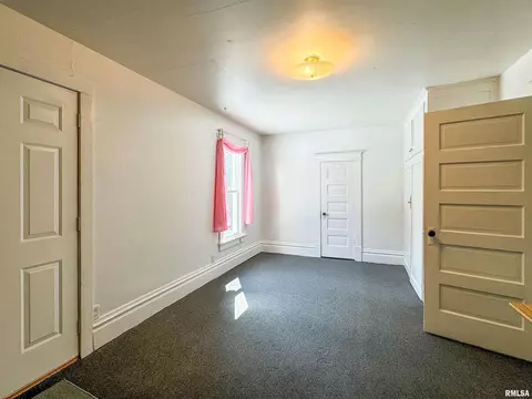 461 N 3rd Ave, Canton, IL 61520 photo 21