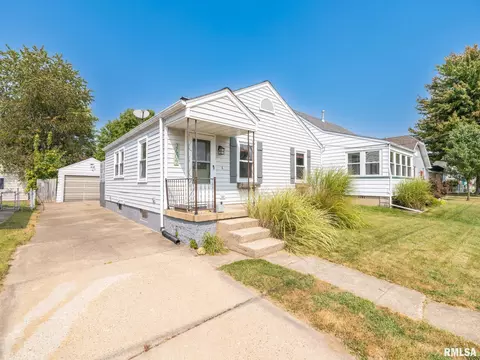 2609 W Laura Ave, West Peoria, IL 61604