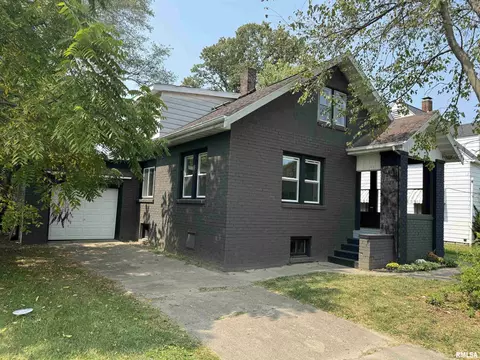 2233 N University St, Peoria, IL 61604