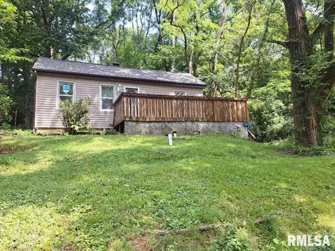 233 Maywood Ave, Creve Coeur, IL 61610