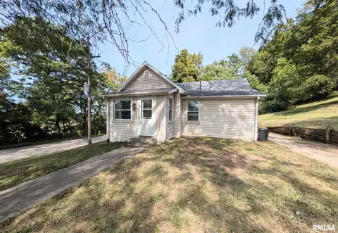 384 Wesley Rd, Creve Coeur, IL 61610