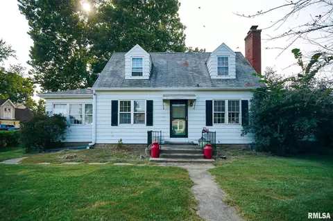 323 N Trivoli Rd, Trivoli, IL 61569