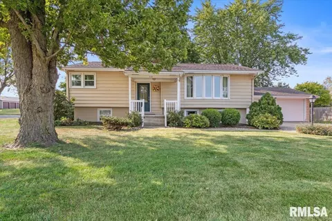 806 W Progress St, Metamora, IL 61548