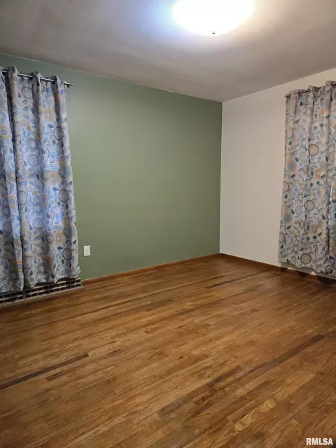 124 Holden Ter, Macomb, IL 61455 photo 15