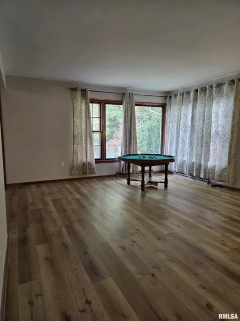 124 Holden Ter, Macomb, IL 61455 photo 17