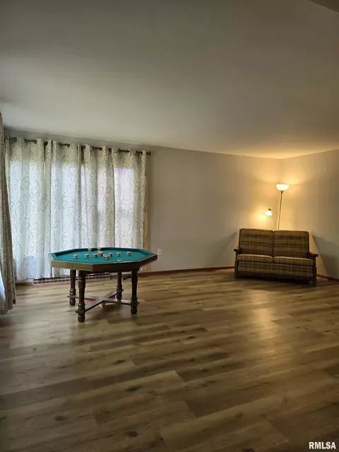 124 Holden Ter, Macomb, IL 61455 photo 7