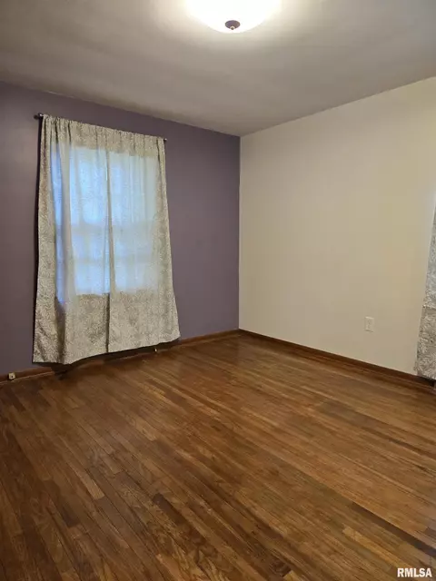 124 Holden Ter, Macomb, IL 61455 photo 12
