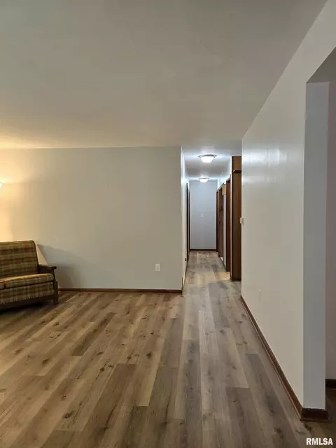 124 Holden Ter, Macomb, IL 61455 photo 8