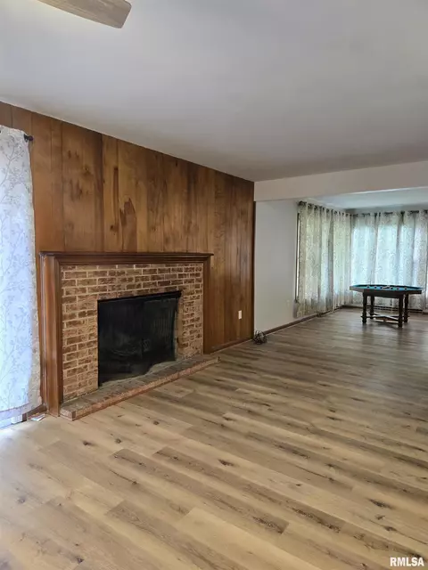 124 Holden Ter, Macomb, IL 61455 photo 4