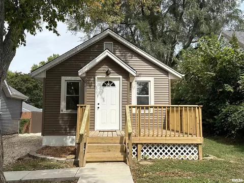 341 Roosevelt St, Creve Coeur, IL 61610