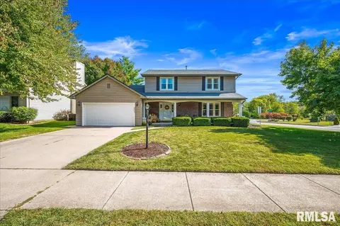 6204 N Heather Oak Dr, Peoria, IL 61615