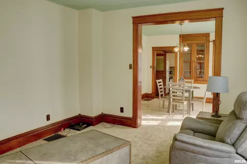 903 E Jefferson St, Macomb, IL 61455 photo 5