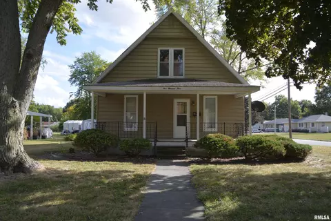 903 E Jefferson St, Macomb, IL 61455 photo 2