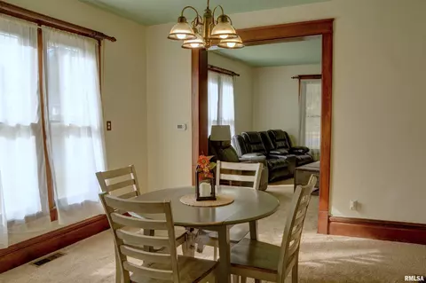 903 E Jefferson St, Macomb, IL 61455 photo 7