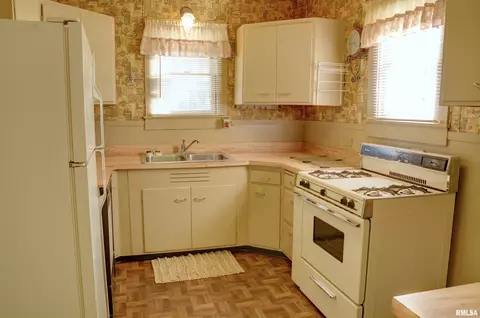 903 E Jefferson St, Macomb, IL 61455 photo 8