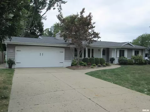 520 W Clybourn Ct, Peoria, IL 61614