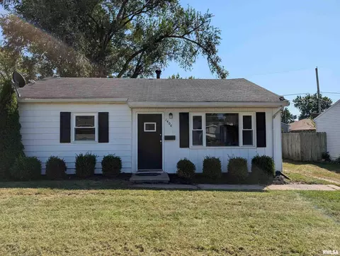 1404 N Delray St, Pekin, IL 61554