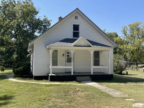 210 S Spruce St, Wenona, IL 61377