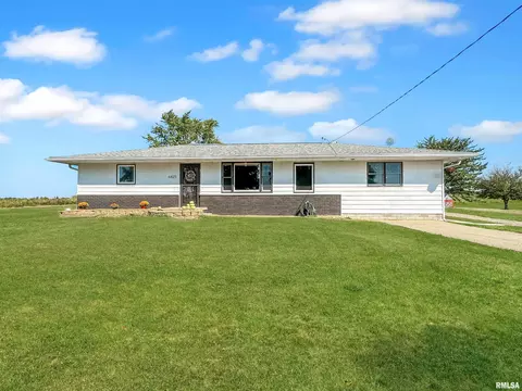 6825 W Challacombe Rd, Edwards, IL 61528
