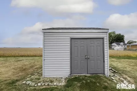 105 S Reiter St, Benson, IL 61516 photo 32