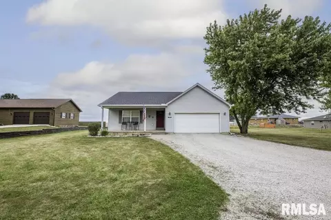 105 S Reiter St, Benson, IL 61516 photo 2