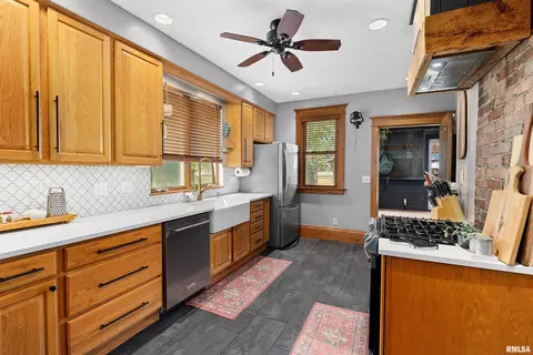 303 W Burton Ave, Eureka, IL 61530 photo 6