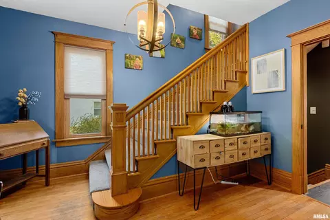 303 W Burton Ave, Eureka, IL 61530 photo 3