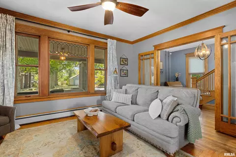 303 W Burton Ave, Eureka, IL 61530 photo 9