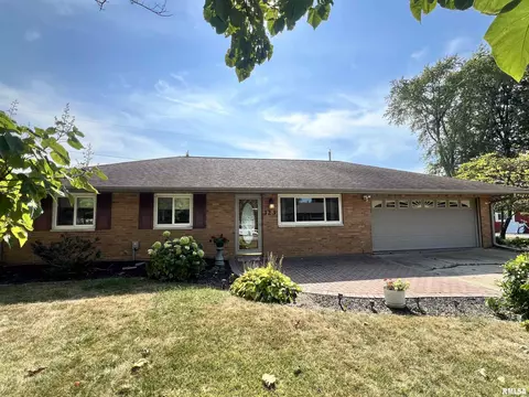323 Dundee Rd, East Peoria, IL 61611