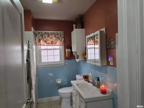 105 E Birch St, Canton, IL 61520 photo 18