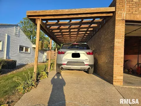 105 E Birch St, Canton, IL 61520 photo 49