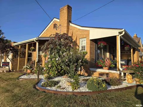 105 E Birch St, Canton, IL 61520 photo 46