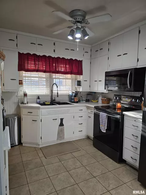 105 E Birch St, Canton, IL 61520 photo 34