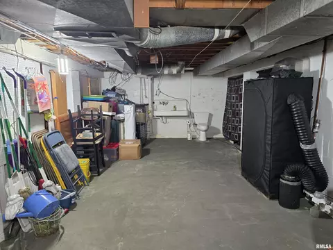 105 E Birch St, Canton, IL 61520 photo 37