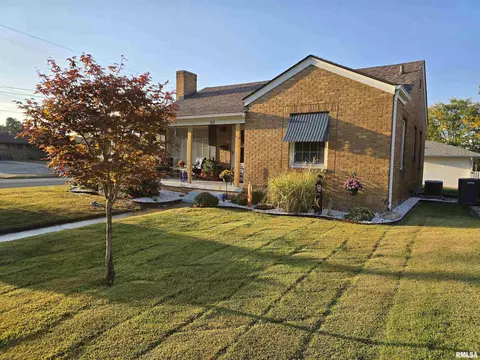 105 E Birch St, Canton, IL 61520 photo 42